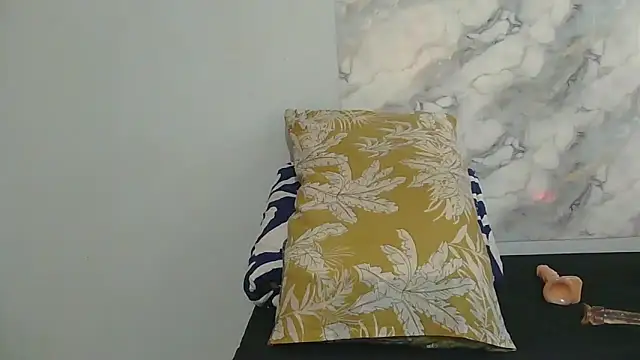 Snapshot of SexyZuluBarbie chatting on June 2, 10:37 am SexyZuluBarbie online show from June 2, 10:37 am