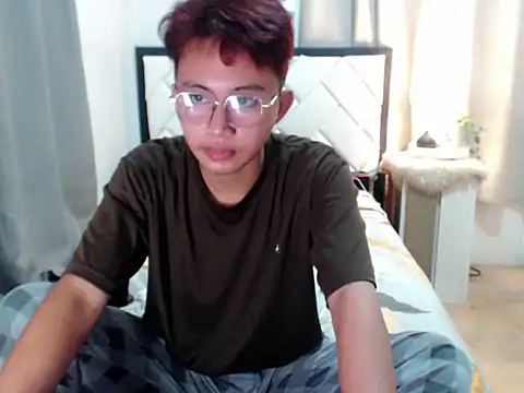 asiantwink0000 online show from February 6, 12:01 pm