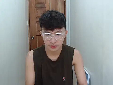 asiantwink0000 online show from December 19, 5:21 am