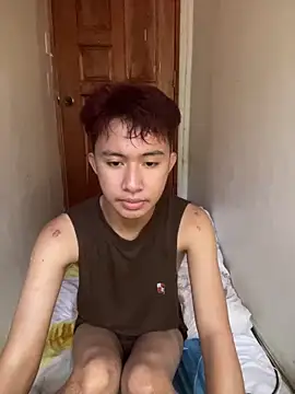 asiantwink0000 online show from February 3, 1:38 am