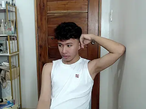 asiantwink0000 online show from December 15, 2:39 am