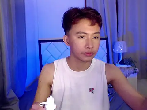 asiantwink0000 online show from February 25, 8:41 pm