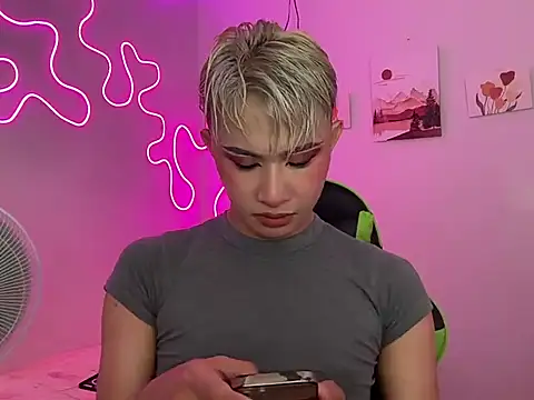 asiantwink0000 online show from April 30, 5:09 pm