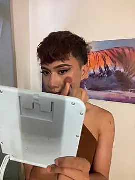 asiantwink0000 online show from April 13, 1:53 am