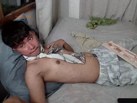 asiantwink0000 online show from November 30, 5:25 pm