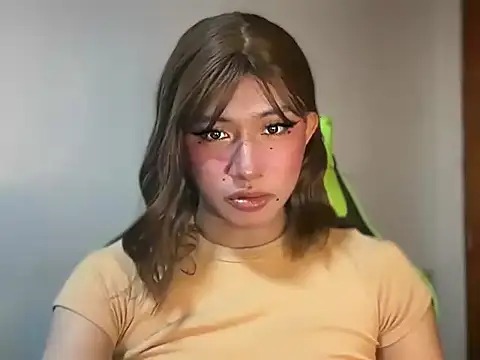 asiantwink0000 online show from May 26, 9:46 pm