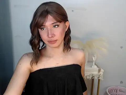 asiantwink0000 online show from May 12, 10:16 pm
