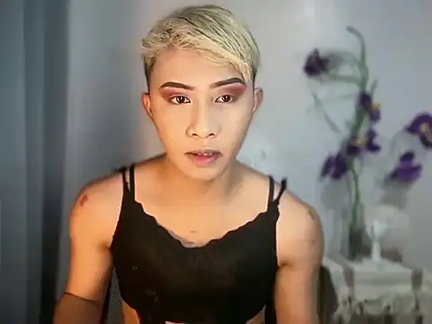 asiantwink0000 online show from May 6, 5:44 am