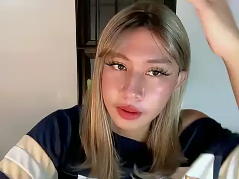 Snapshot of asiantwink0000 chatting on July 15, 10:17 pm asiantwink0000 online show from July 15, 10:17 pm