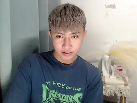 asiantwink0000 online show from May 21, 1:52 pm