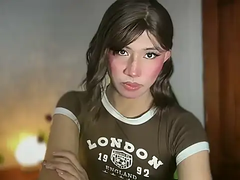 asiantwink0000 online show from May 27, 7:32 pm