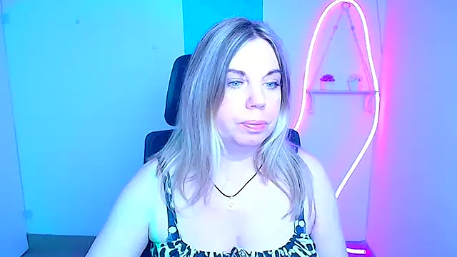 Amanda Swannn online show from March 28, 7:09 am