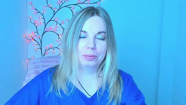 Amanda Swannn online show from April 15, 6:08 am