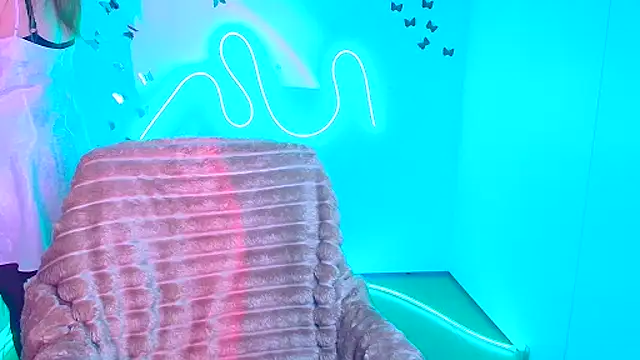 Amanda Swannn online show from March 12, 6:50 am