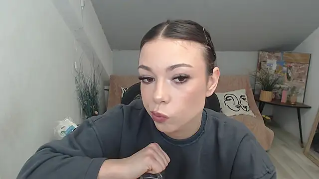 MayaWill online show from December 3, 12:37 pm