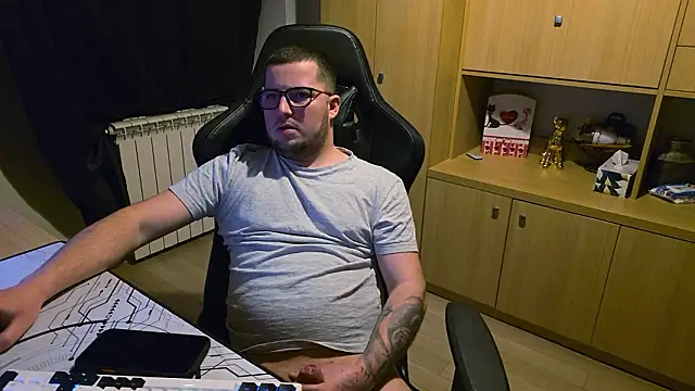 kevinnlovelly online show from January 31, 7:12 pm