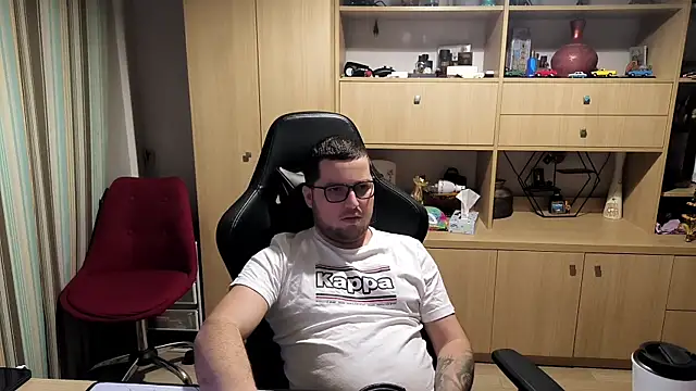 kevinnlovelly online show from December 2, 11:28 pm