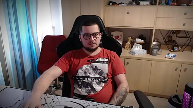 kevinnlovelly online show from December 15, 12:00 pm