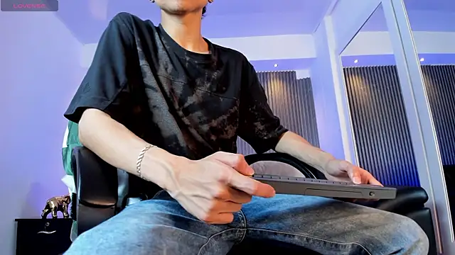 Bastthianxxx online show from December 19, 8:11 pm