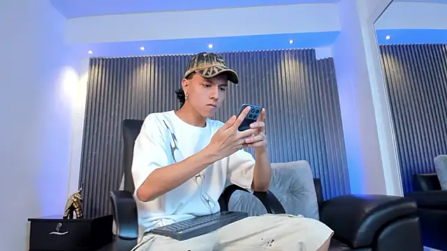 Bastthianxxx online show from November 28, 6:30 pm