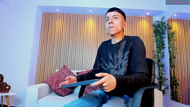 Bastthianxxx online show from December 2, 7:37 pm