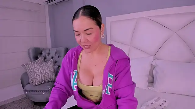 AnnaJaimes online show from February 16, 11:35 pm