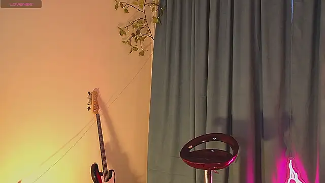 Snapshot of Jennifer_Wiliams chatting on March 1, 2:06 pm Jennifer Wiliams online show from March 1, 2:06 pm