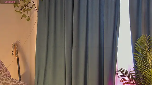 Snapshot of Jennifer_Wiliams chatting on March 2, 6:36 am Jennifer Wiliams online show from March 2, 6:36 am