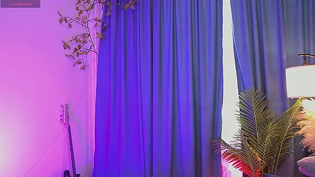 Snapshot of Jennifer_Wiliams chatting on March 4, 12:35 pm Jennifer Wiliams online show from March 4, 12:35 pm