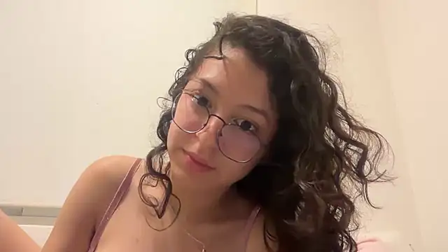 Alicatcua  online show from January 12, 3:02 am