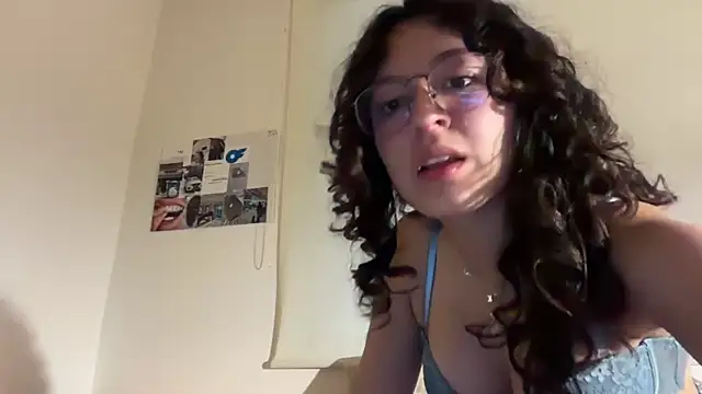 Alicatcua  online show from March 23, 2:11 am