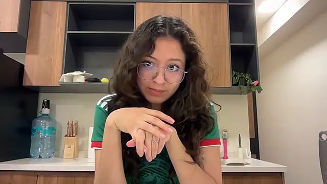 Snapshot of Alicatcua_ chatting on July 2, 2:12 am Alicatcua online show from July 2, 2:12 am