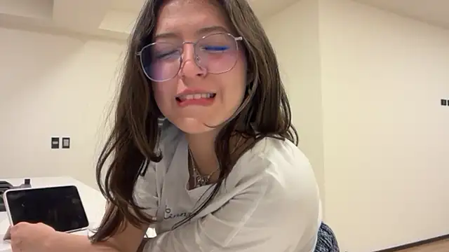 Snapshot of Alicatcua_ chatting on June 23, 1:58 am Alicatcua online show from June 23, 1:58 am