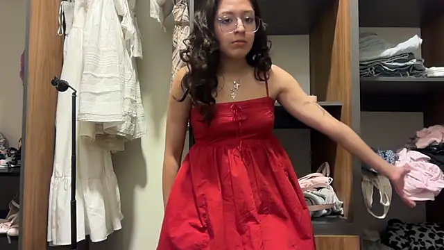 Alicatcua  online show from May 27, 3:25 am
