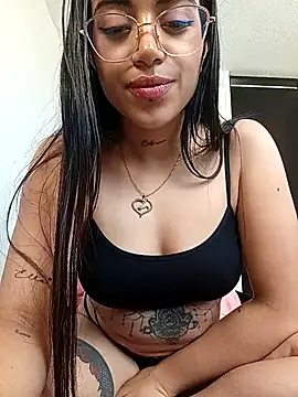 Violett  Rose online show from December 19, 3:25 pm