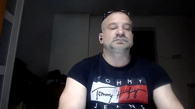 Mauro7788 online show from May 2, 7:52 pm