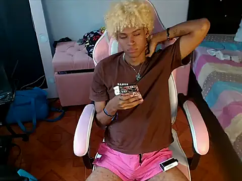 Snapshot of silverspice_ chatting on November 29, 5:57 pm silverspice online show from November 29, 5:57 pm