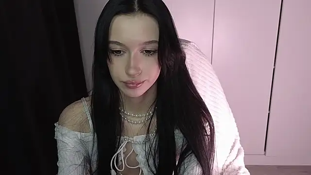 lissalison online show from December 3, 12:33 am