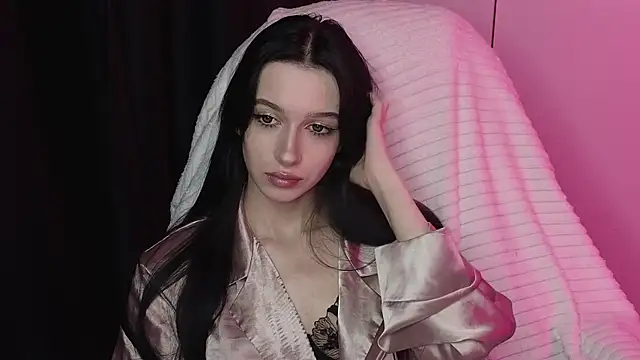 lissalison online show from November 28, 8:09 pm