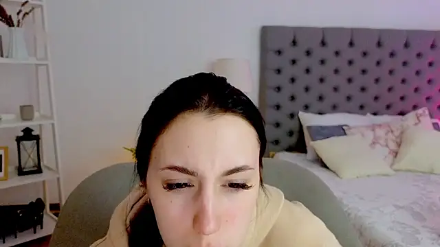 Miss  Linn online show from February 5, 2:46 pm