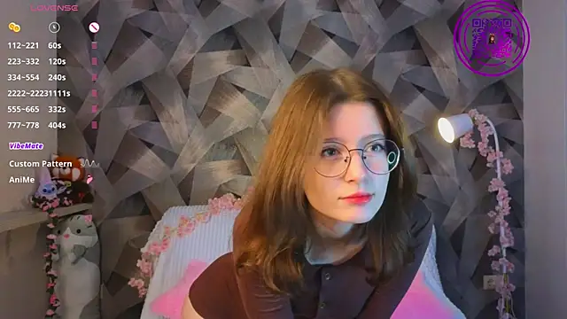 Snapshot of MonnaNoir chatting on December 1, 4:08 pm MonnaNoir online show from December 1, 4:08 pm