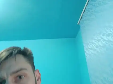 Snapshot of bigcockbignose chatting on December 15, 12:05 am bigcockbignose online show from December 15, 12:05 am