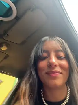 Mia fiire online show from February 3, 7:08 pm