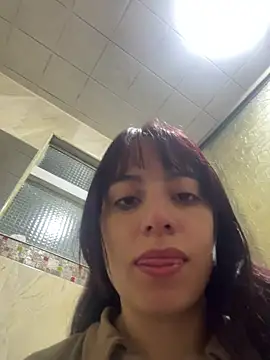 Snapshot of Mia_fiire chatting on June 17, 3:50 am Mia fiire online show from June 17, 3:50 am