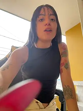 Mia fiire online show from March 10, 7:07 pm