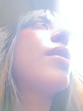 Snapshot of Mia_fiire chatting on January 6, 7:18 pm Mia fiire online show from January 6, 7:18 pm