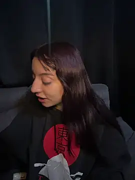 Snapshot of Mia_fiire chatting on June 19, 3:01 am Mia fiire online show from June 19, 3:01 am