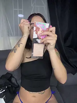 Snapshot of Mia_fiire chatting on June 27, 3:01 am Mia fiire online show from June 27, 3:01 am