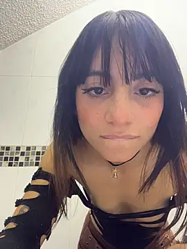 Snapshot of Mia_fiire chatting on December 2, 7:04 pm Mia fiire online show from December 2, 7:04 pm