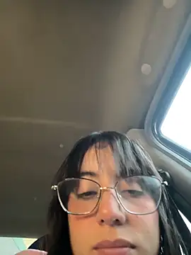 Snapshot of Mia_fiire chatting on December 20, 7:06 pm Mia fiire online show from December 20, 7:06 pm